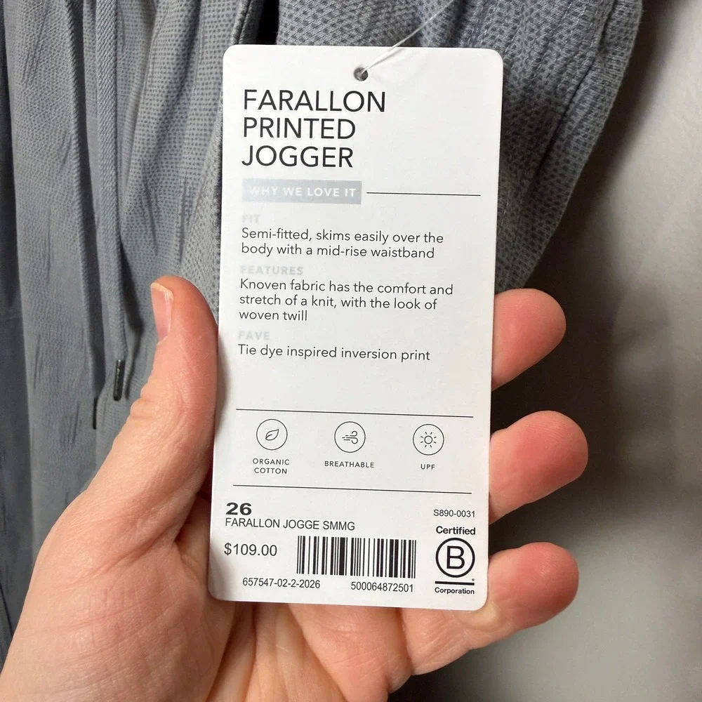 NWT Athleta Womens 26 Farallon‎ Printed Jogger Pants Gray Dot Print Plus Stretch